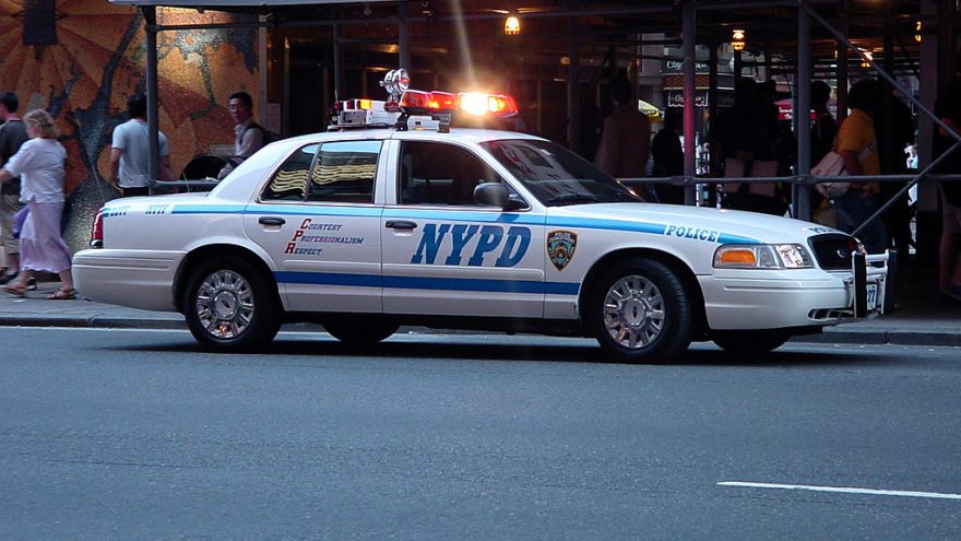 https://commons.wikimedia.org/wiki/File:New_york_police_department_car.jpg